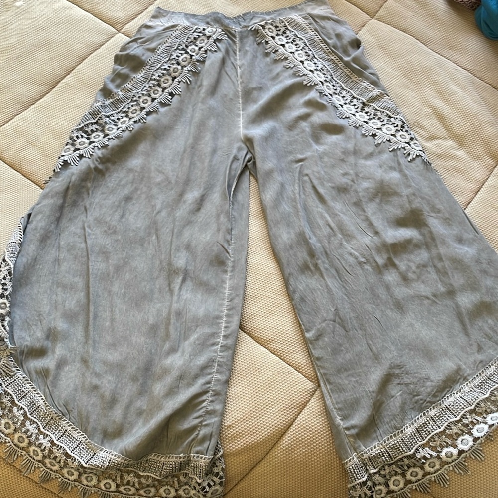 NWT Simply Couture Layered Lace Trim Wide Leg Flowy Boho Pants XL - Picture 7 of 10